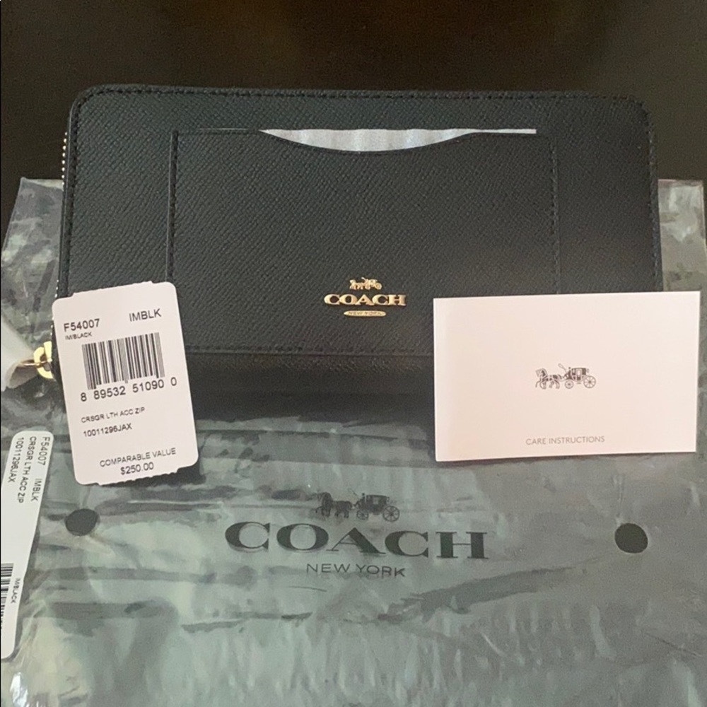 Black Coach zip accordion wallet